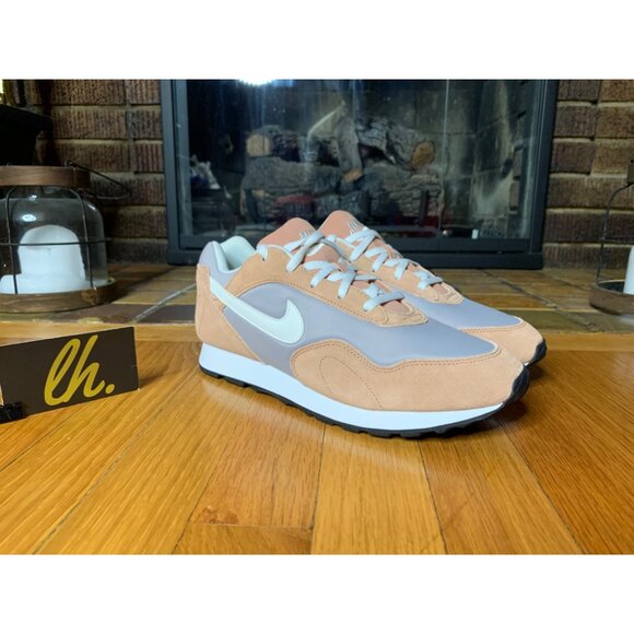 Size 9.5 W Nike Outburst “Atmosphere Grey” Athletic Sneakers AO1069-007 - Picture 3 of 5